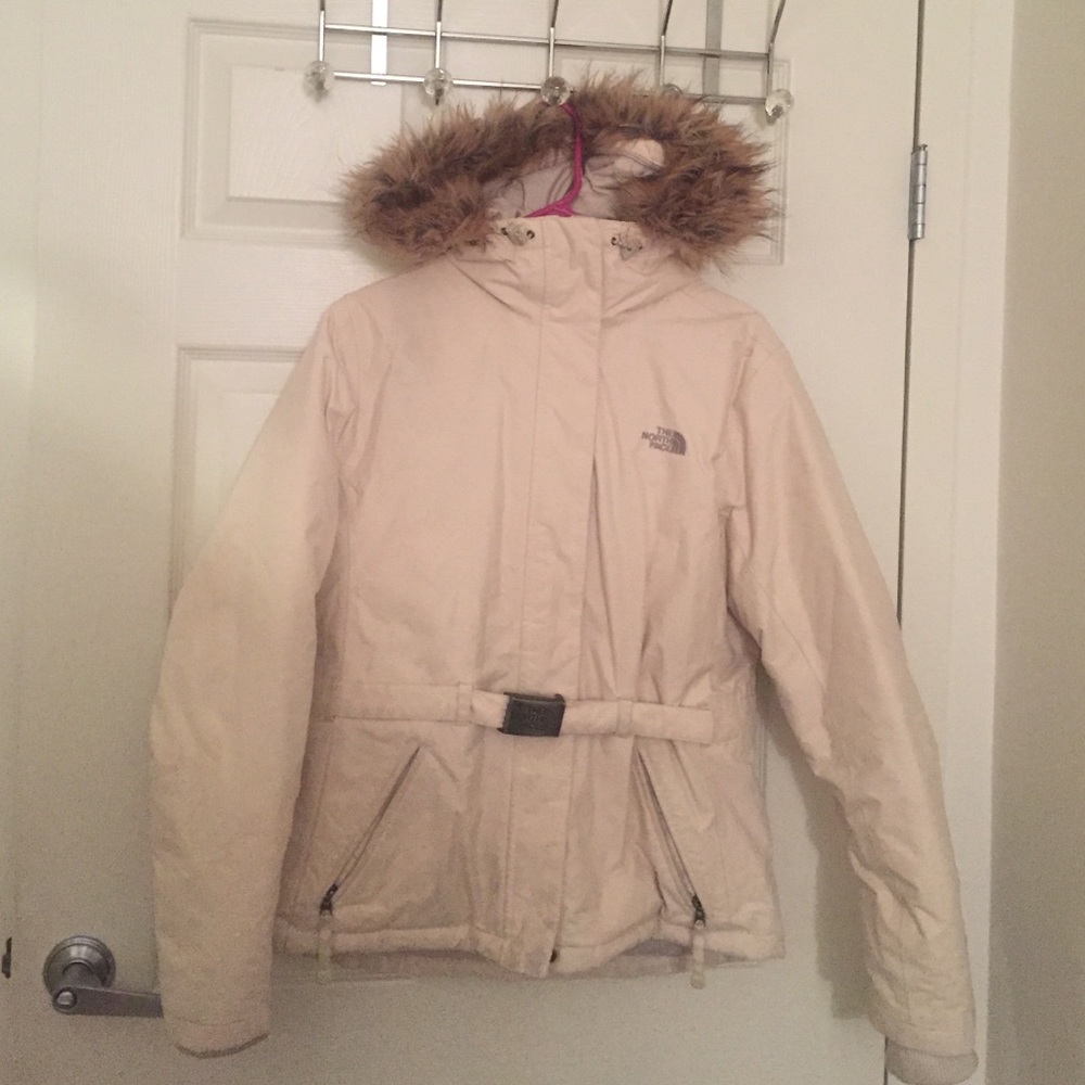 MOVING SALE! ✨ North Face HyVent Jacket